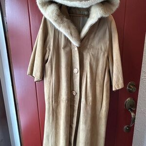 Vintage 1950’s Elegant Tan Leather Coat with Fur Trim